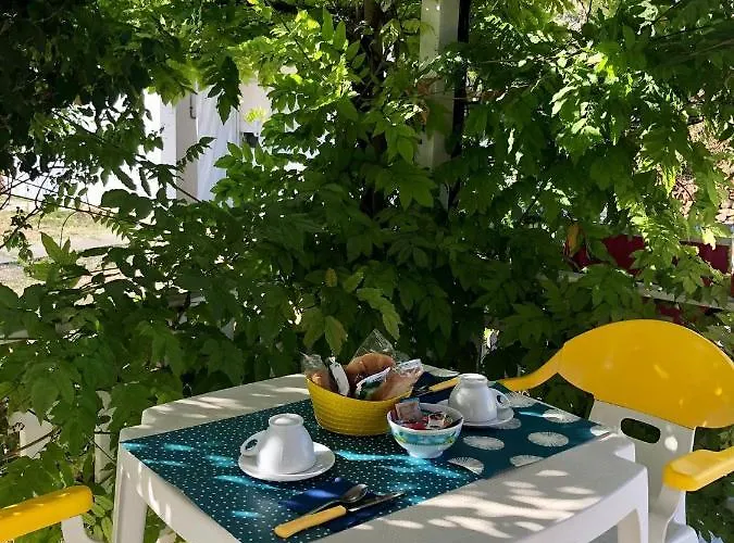 Oda ve Kahvaltı Casette Santini